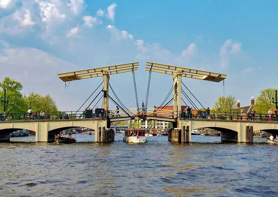 Motorjacht At Ease Hotel Amsterdam Netherlands